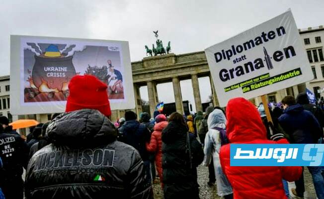 متظاهرون في ألمانيا يطالبون بالتفاوض مع موسكو لإنهاء النزاع الأوكراني