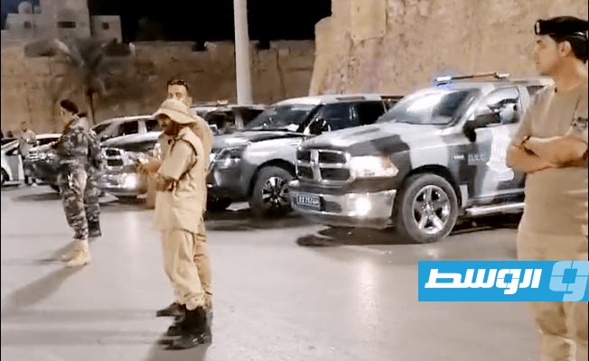 جانب من تأمين عناصر مديرية أمن طرابلس للجماهير في ميدان الشهداء، 30 يوليو 2022. ( صورة من فيديو: مديرية الأمن)