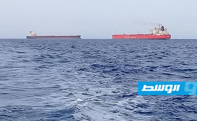 إحدى ناقلات النفط أمام ميناء السدرة تحمل شحنة بـ600 ألف برميل، 5 مايو 2018 (صفحة الميناء)