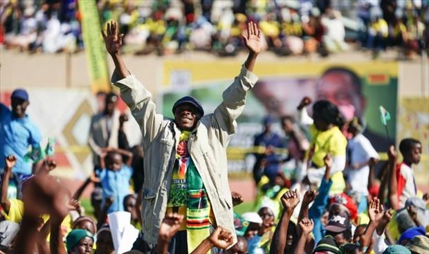 زيمبابوي..الانتخابات في موعدها غداة تفجير استهدف تجمعاً للرئيس