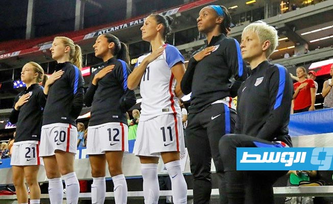 اتحاد كرة القدم الأميركي يجيز الركوع خلال عزف النشيد الوطني