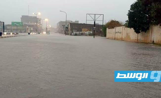 مياه الأمطار تغمر شوارع في زليتن، 22 أغسطس 2023، (الأرصاد)