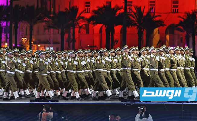 عرض عسكري رمزي في احتفالات ذكرى ثورة فبراير بساحة الشهداء بالعاصمة طرابلس، 17 فبراير 2023. (حكومة الوحدة الوطنية)