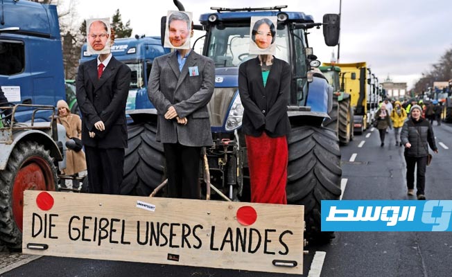 آلاف المزارعين الألمان يحتجون بوسط برلين على خفض الدعم الحكومي