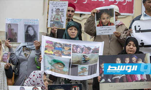 عائلات أطفال «داعش» المحتجزين بليبيا يحتجون في تونس