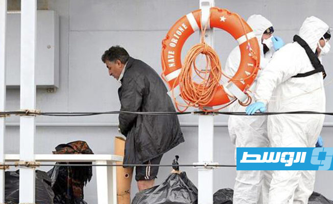 إيطاليا تحجر على المهاجرين المصابين بـ«كورونا» في سفينة بالبحر