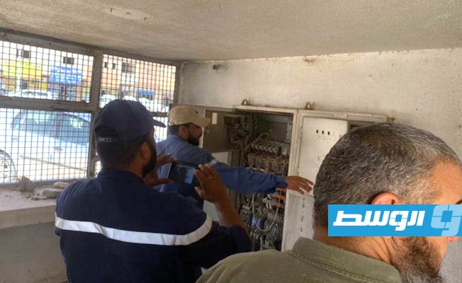 فصل التيار الكهربائي عن مؤسسات حكومية ومحال تجارية بجنوب طرابلس ضمن خطة ترشيد الاستهلاك