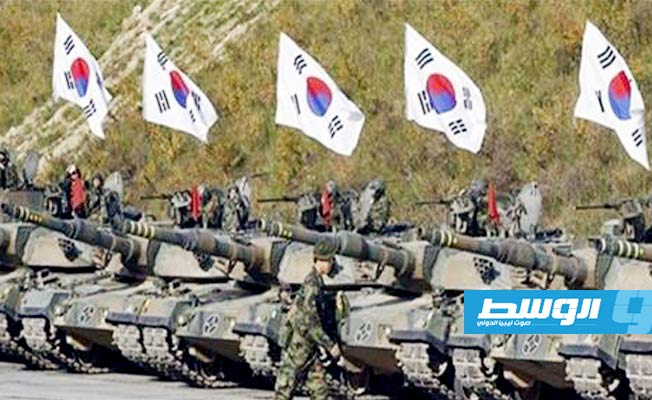 كوريا الجنوبية تجري مناورة عسكرية بالذخيرة الحية على جزيرة حدودية