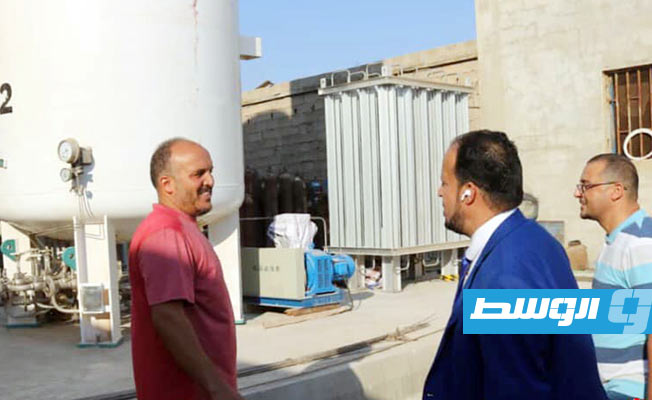 الزناتي يتفقد مصنع أكسجين في بنغازي يعول عليه لتغطية الطلب الليبي