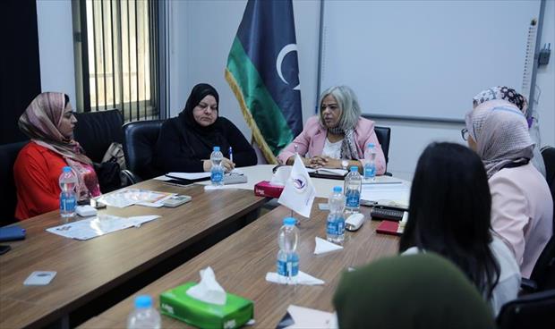 رئيسة وحدة دعم المرأة بالمجلس الرئاسي تلتقي نخبة من الناشطات الحزبية والمدنية