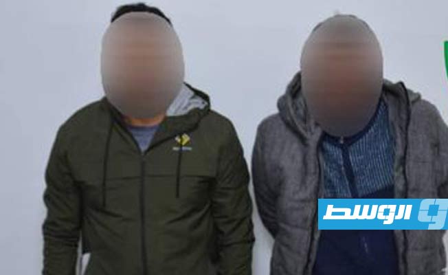 متهمان بسرقة السيارات (صفحة وزارة الداخلية على فيسبوك)