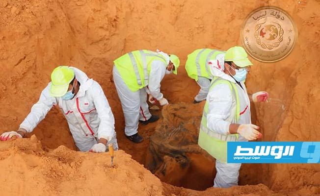 «رايتس ووتش» تطالب حكومة الوفاق بالتحقيق في «المقابر الجماعية» بترهونة