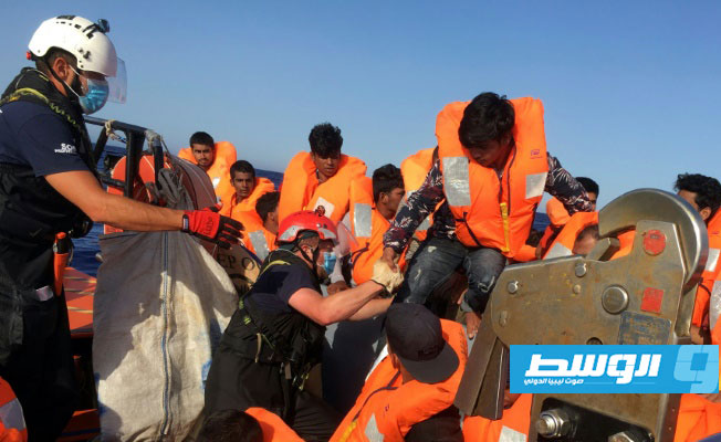 سفينة إنقاذ مهاجرين فروا من ليبيا تعلن «الطوارئ» بسبب شجارات ومحاولات انتحار