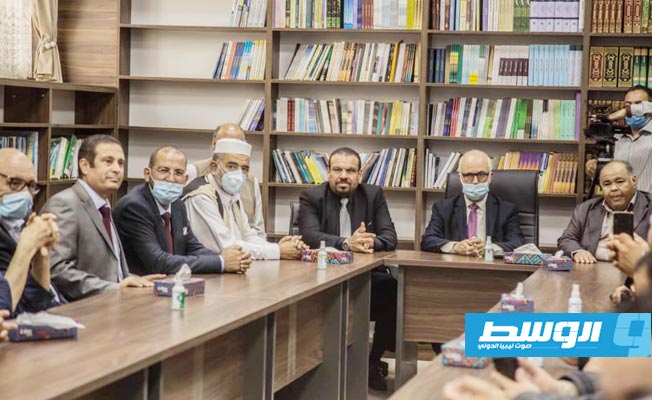 افتتاح مكتبة وقاعة الدكتور علي فهمي خشيم العامة (فيسبوك)