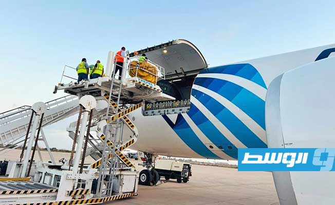 مصر للطيران تسير أولى رحلاتها للشحن الجوي إلى مطار مصراتة