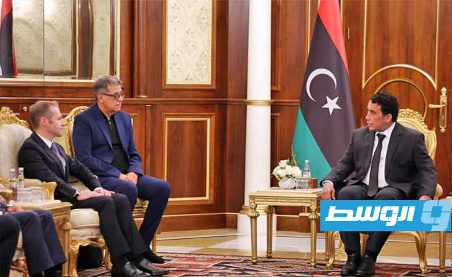 لقاء المنفي ومبعوث فرنسا إلى ليبيا وسفيرها، 28 أكتوبر 2023. (المجلس الرئاسي)