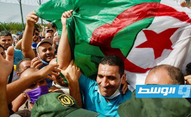 الجزائر تفرض قيودا على الاحتجاجات في الشوارع