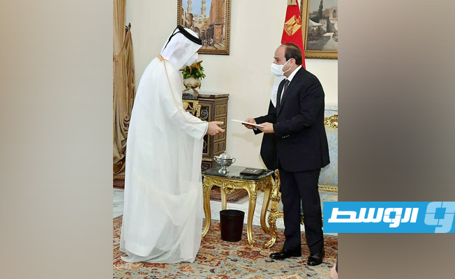 السيسي يتسلم دعوة من أمير قطر لزيارة الدوحة