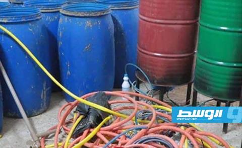 ضبط مصنع متكامل لتصنيع المواد المُسكرة في بنغازي