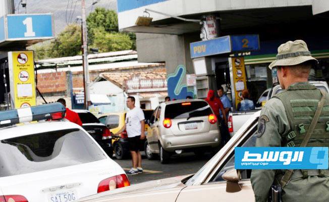 فنزويلا: سائقون بالبزة العسكرية لسيارات الأجرة
