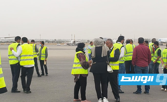 تواصل اعتصام موظفي الشركة الليبية للمناولة بمطار معيتيقة