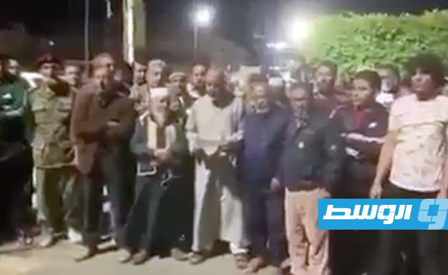 بيان من الزاوية يرفض ترشح سيف القذافي وحفتر.. ويهدد بعدم فتح المراكز الانتخابية و«حرب ضروس»