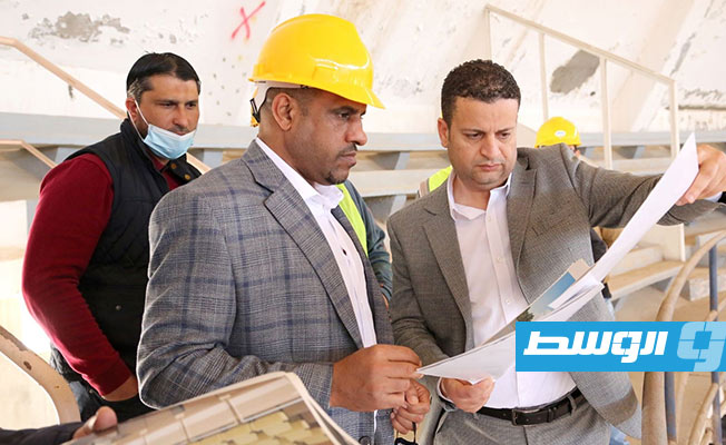 وزير الرياضة يتابع أعمال الصيانة والتطوير بمجمع «رجب عكاشة». (إنترنت)