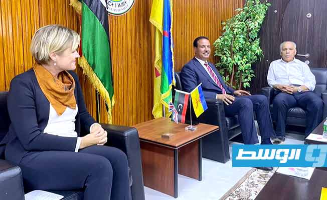 لقاء السفيرة كارولين هورندال مع القيادات السياسية والاجتماعية في نالوت. (السفارة البريطانية)