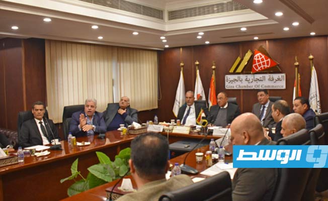غرفة التجارة ببنغازي تتفق على تنظيم معارض وأسواق مشتركة مع مصر