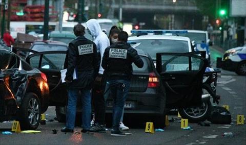 سائق سيارة يدهس شرطيَّين في باريس في هجوم متعمّد