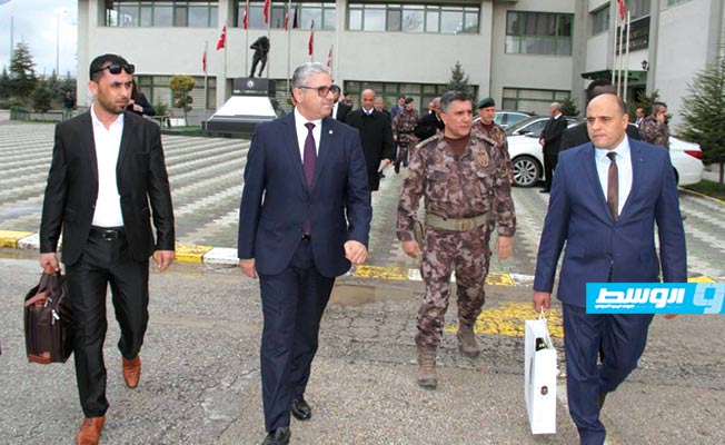 باشاغا يزور أكاديمية تدريب القوات الخاصة التركية ومصنع الطائرات العسكرية بأنقرة