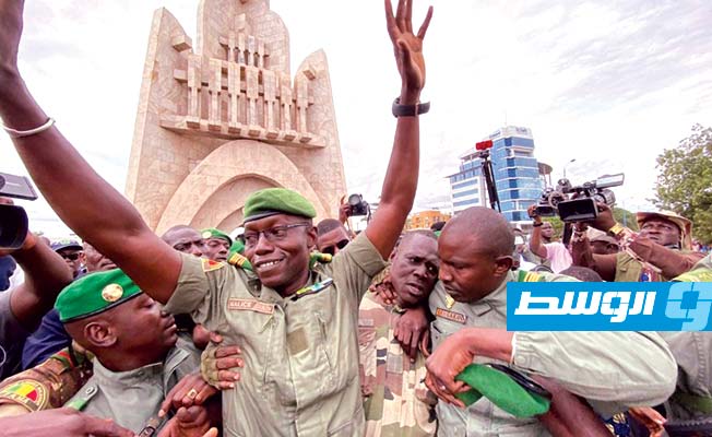 العسكريون في مالي يفرجون عن الرئيس المخلوع أبوبكر كيتا