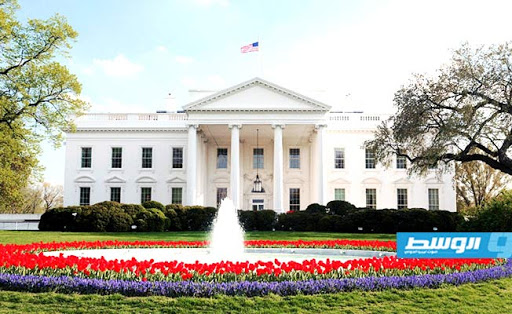 لقاحات كورونا تثير الخلاف بين البيت الأبيض و«فيسبوك»