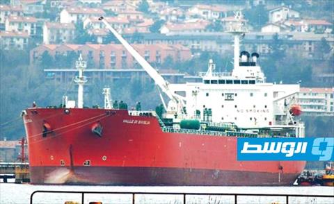 مؤسسة النفط: وصول سفينة لشحن 30 ألف طن من المكثفات في ميناء البريقة
