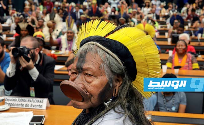 زعيم «الأصليين» في جولة لحماية الأمازون
