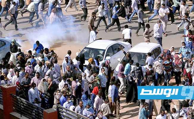 السودان: الشرطة تطلق الغاز المسيل للدموع ضد المتظاهرين قرب القصر الجمهوري