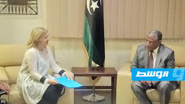 المغربي يتسلم نسخة من أوراق اعتماد السفيرة الفرنسية الجديدة لدى ليبيا