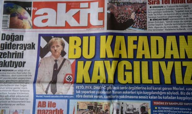 ميركل بزي وشارب هتلر على الصفحة الأولى لصحيفة تركية