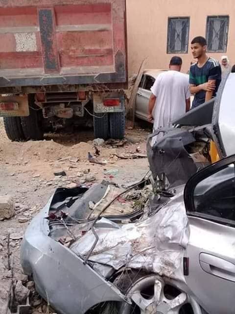 اصطدام شاحنة بمبنى مدرسة في بن جواد