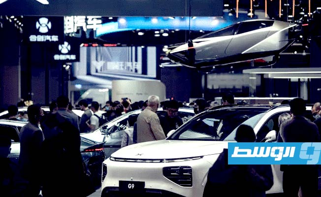 صناع السيارات الفارهة يقتحمون سوق السيارات الكهربائية في الصين