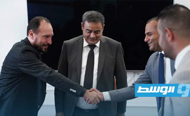 مراسم تسليم واستلام بين إدارتي الشركة الليبية للاتصالات (صور)