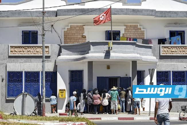 تونس تشدد القيود لمكافحة انتشار «كورونا» وتعلق الدراسة