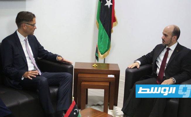 عماري زايد للسفير الألماني: حكومة الوفاق مستمرة في خطتها لبسط نفوذها على كامل ليبيا