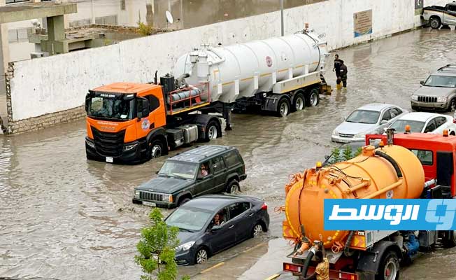 مياه الأمطار شلت حركة المرور في العاصمة طرابلس، 23 سبتمبر 2022، (فيسبوك)