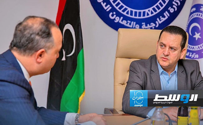 لقاء عبدالهادي الحويج في بنغازي مع القنصل المصري، 21 مارس 2024. (حكومة حماد)