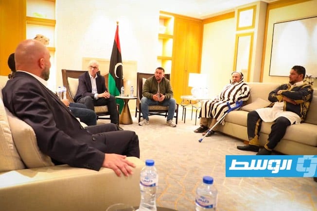 لقاء باشاغا مع القادة الميدانيين من مدينة مصراتة في تونس. (تجمع أنصار رئيس الحكومة فتحي باشاغا)
