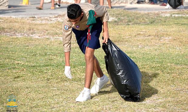 بالصور.. حملة نظافة بالمصيف البلدي في زوارة