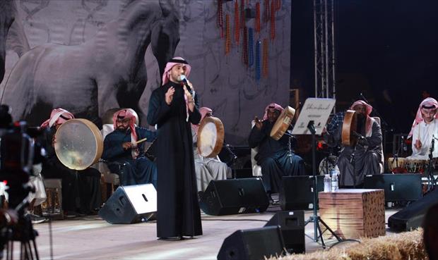 فؤاد عبدالواحد أثناء حفله في الرياض (خاص لـ بوابة الوسط)