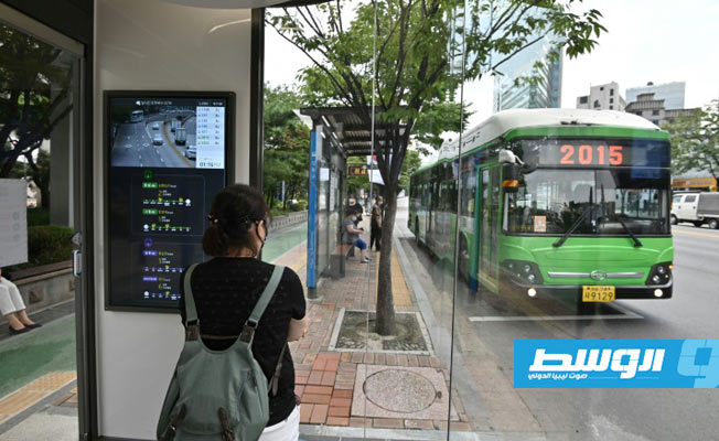محطات حافلات لمكافحة «كوفيد-19» في كوريا الجنوبية