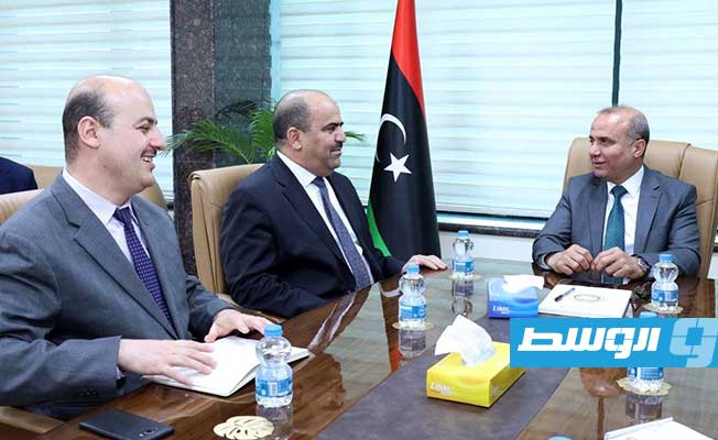 لقاء اللافي وسفير الجزائر لدى ليبيا سليمان شنين، الخميس 31 مارس 2022. (المجلس الرئاسي)